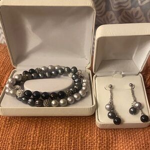 Elegant Silver and Black Pearl Jewelry Set